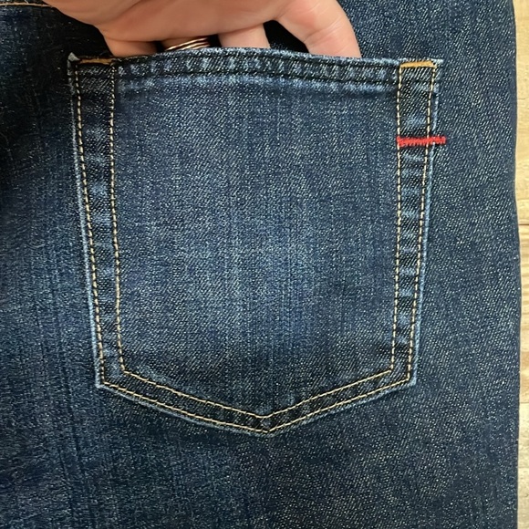 GAP 1969 size 10 Average Dark Wash Cut-off/ Cuffed High-rise 6”-8” Denim Shorts - Picture 10 of 12